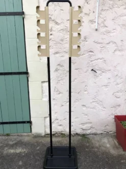 Porte-manteau beige et noir Manade de Jean-Pierre Vitrac