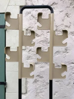 Porte-manteau beige et noir Manade de Jean-Pierre Vitrac