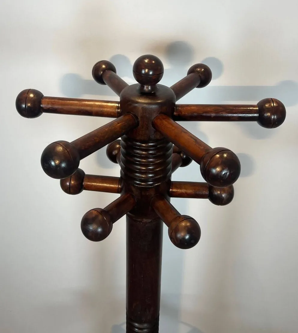 Portemanteau brutaliste en chêne sculpté de Charles Dudouyt