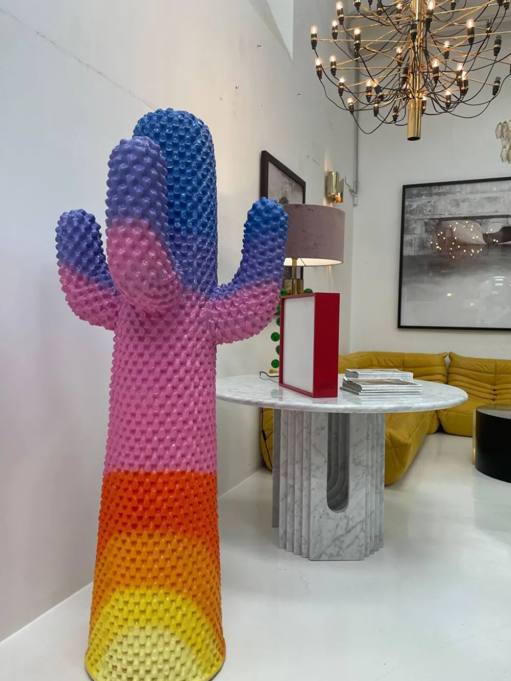 Porte-manteau Cactus Multicolore Sunrise de Gufram par Drocco & Mello - Paul Smith