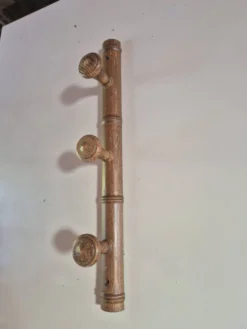 Porte manteau composé de 3 pateres en bois vintage