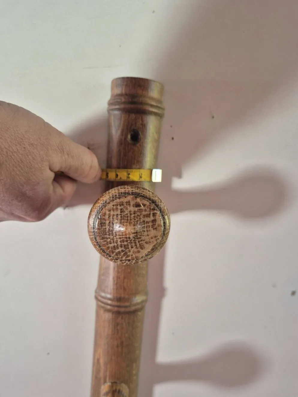 Porte manteau composé de 3 pateres en bois vintage
