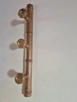 Porte manteau composé de 3 pateres en bois vintage