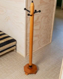 Porte-manteau crayon XL vintage années 1980 en bois, style Memphis, Italie, par Artema