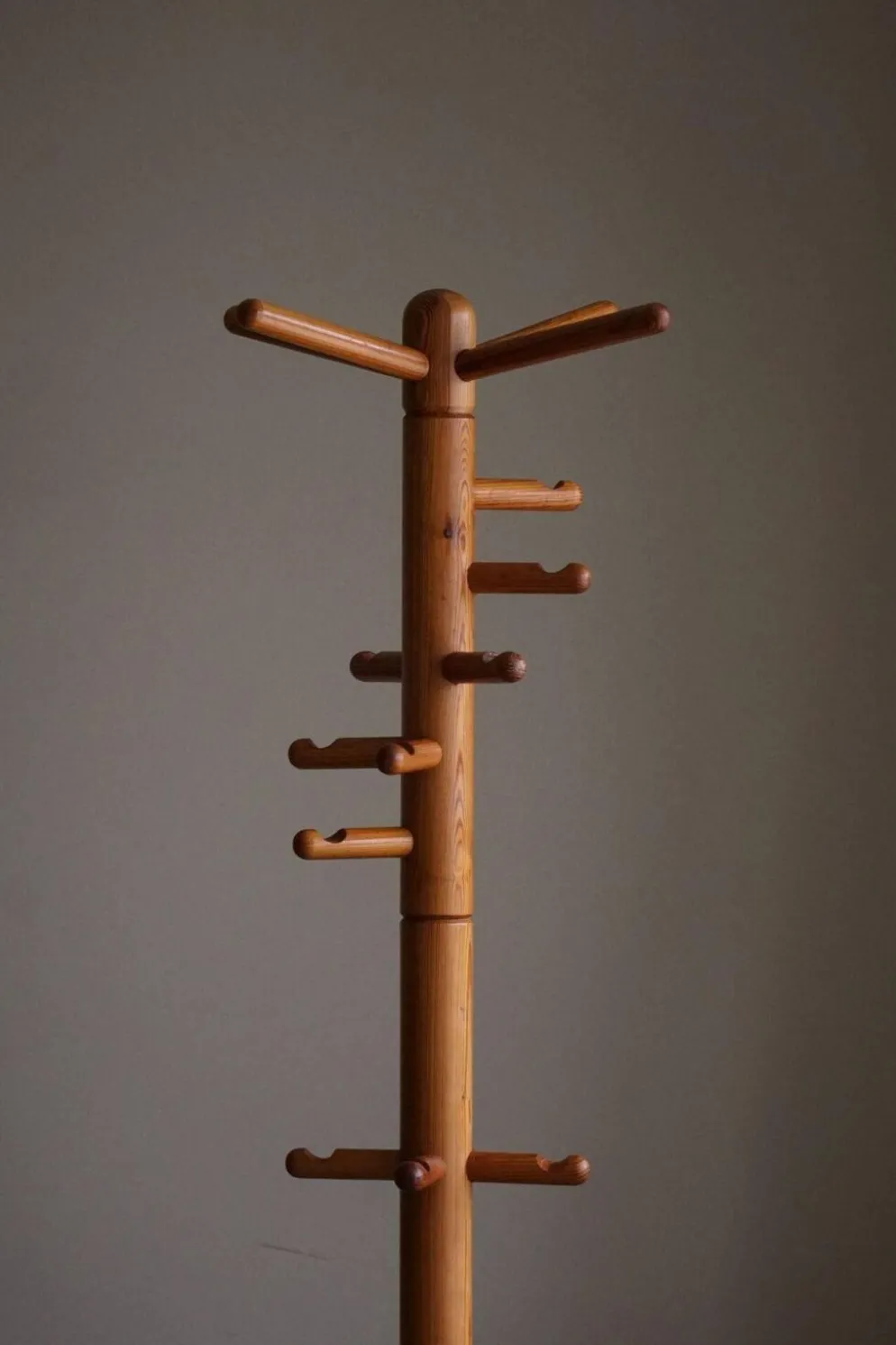 Porte-manteau décoratif en pin massif, style danois du milieu du siècle, années 1970