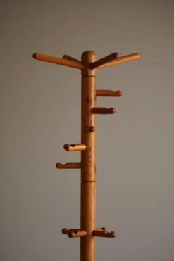 Porte-manteau décoratif en pin massif, style danois du milieu du siècle, années 1970