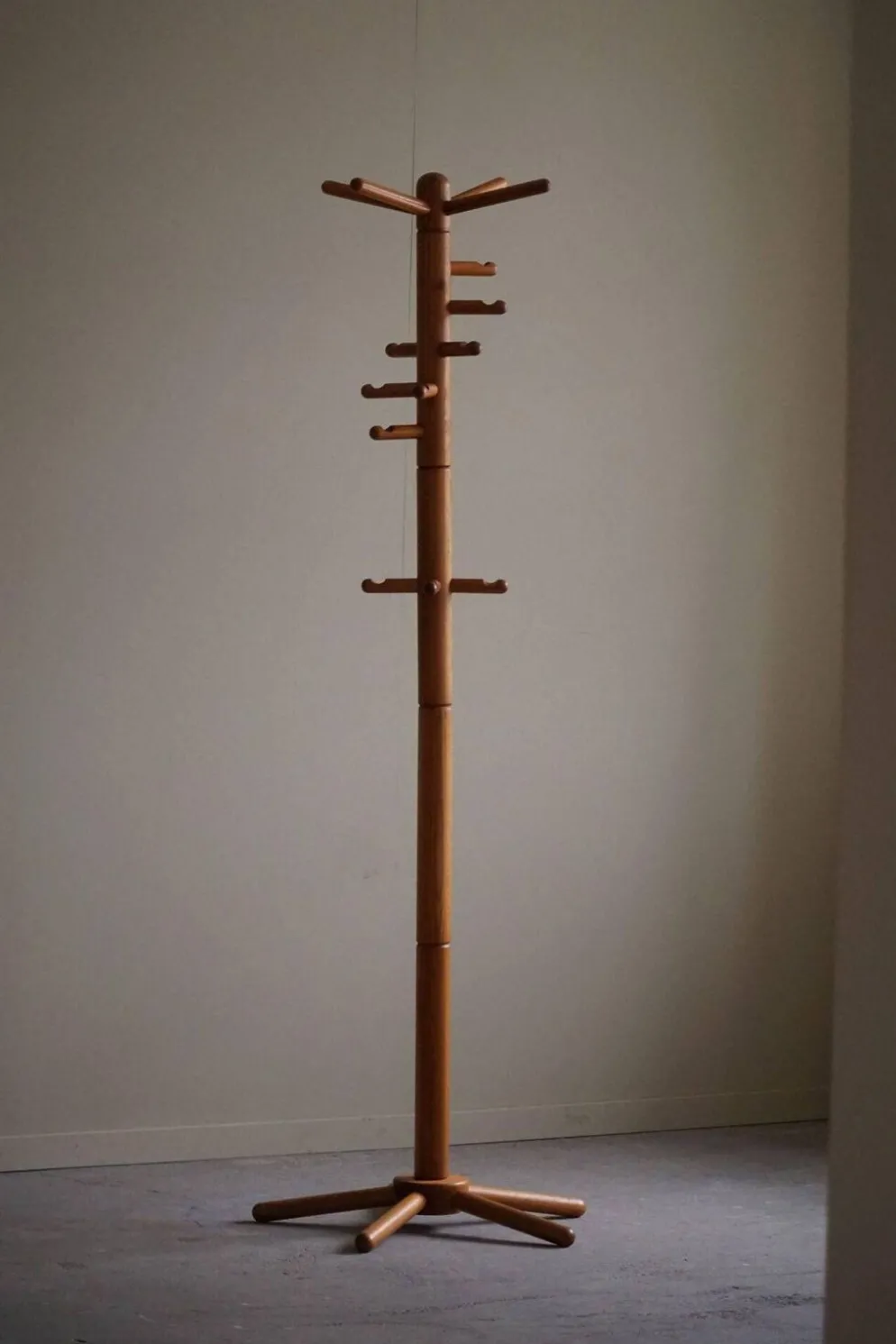 Porte-manteau décoratif en pin massif, style danois du milieu du siècle, années 1970