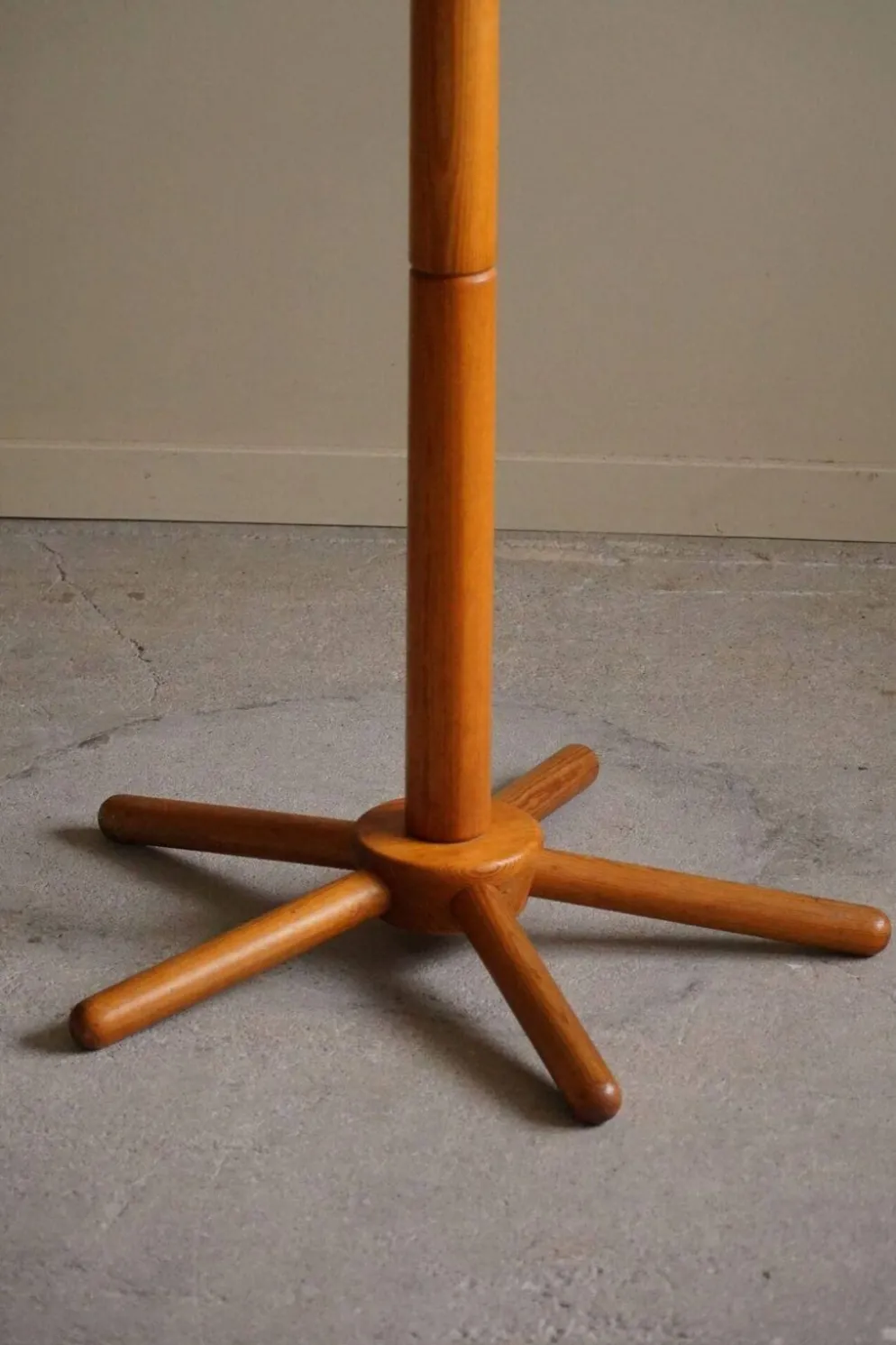 Porte-manteau décoratif en pin massif, style danois du milieu du siècle, années 1970