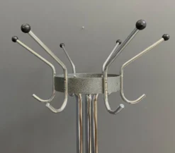 Porte-manteau debout Tubax chrome des années 1960