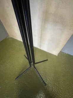 Porte-manteau design italien – Métal chromé et laqué noir – Années 1960-1970