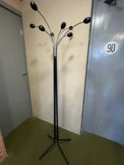 Porte-manteau design italien – Métal chromé et laqué noir – Années 1960-1970