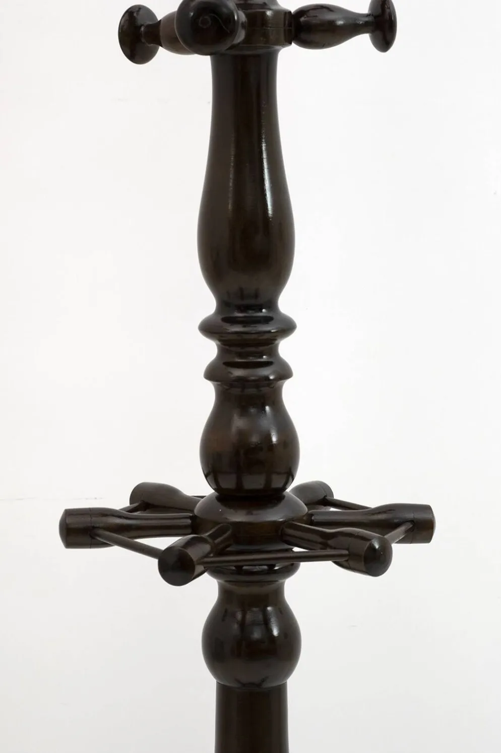 Porte-manteau de sol en noyer italien moderne du milieu du siècle avec porte-parapluie, 50