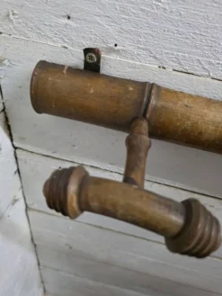 Porte manteau en bois bambou 4 patères, années 50