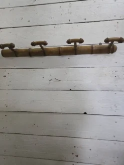 Porte manteau en bois bambou 4 patères, années 50