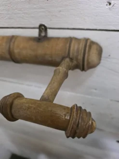 Porte manteau en bois bambou 4 patères, années 50