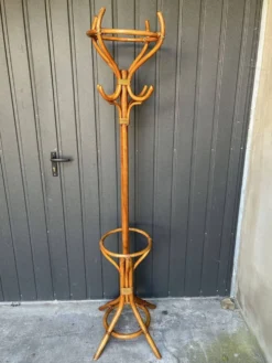 Porte-manteau en bois cintré et en rotin, années 1960