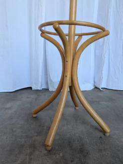 Porte-manteau en bois cintré vintage dans le style Thonet, porte-manteau des années 50