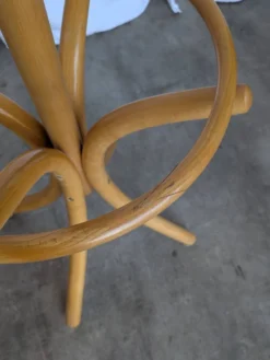 Porte-manteau en bois cintré vintage dans le style Thonet, porte-manteau des années 50
