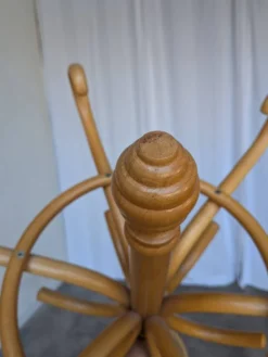 Porte-manteau en bois cintré vintage dans le style Thonet, porte-manteau des années 50