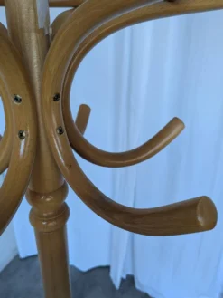 Porte-manteau en bois cintré vintage dans le style Thonet, porte-manteau des années 50