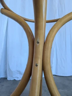 Porte-manteau en bois cintré vintage dans le style Thonet, porte-manteau des années 50