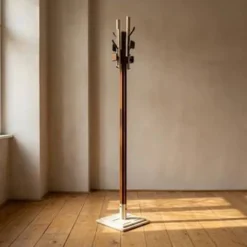 Porte-manteau en bois et acier inoxydable de style mid-century par Carlo De Carli pour FIARM années 1960 Italie