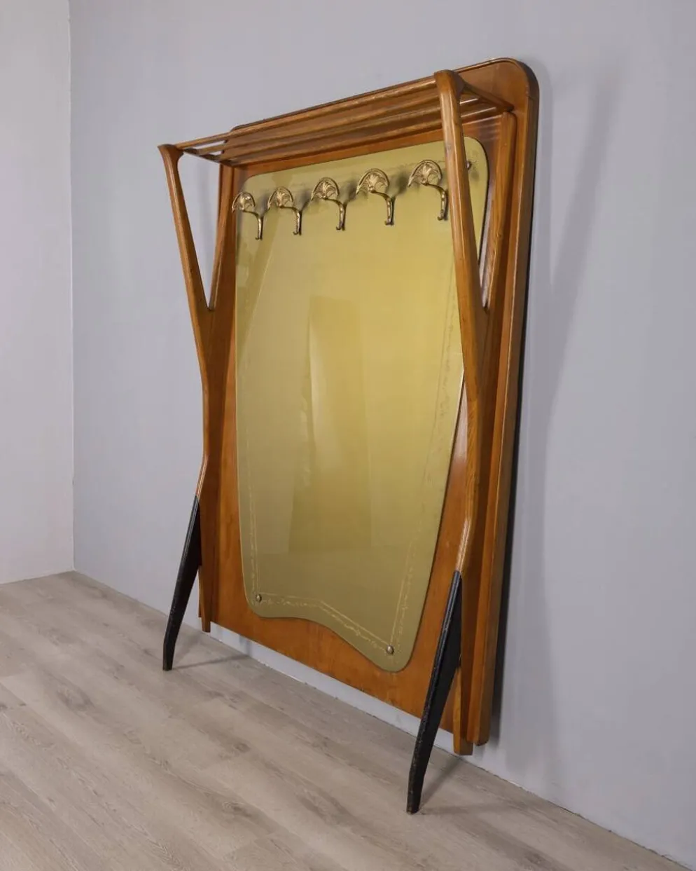 Porte-manteau en bois et verre décoré, Italie années 1950