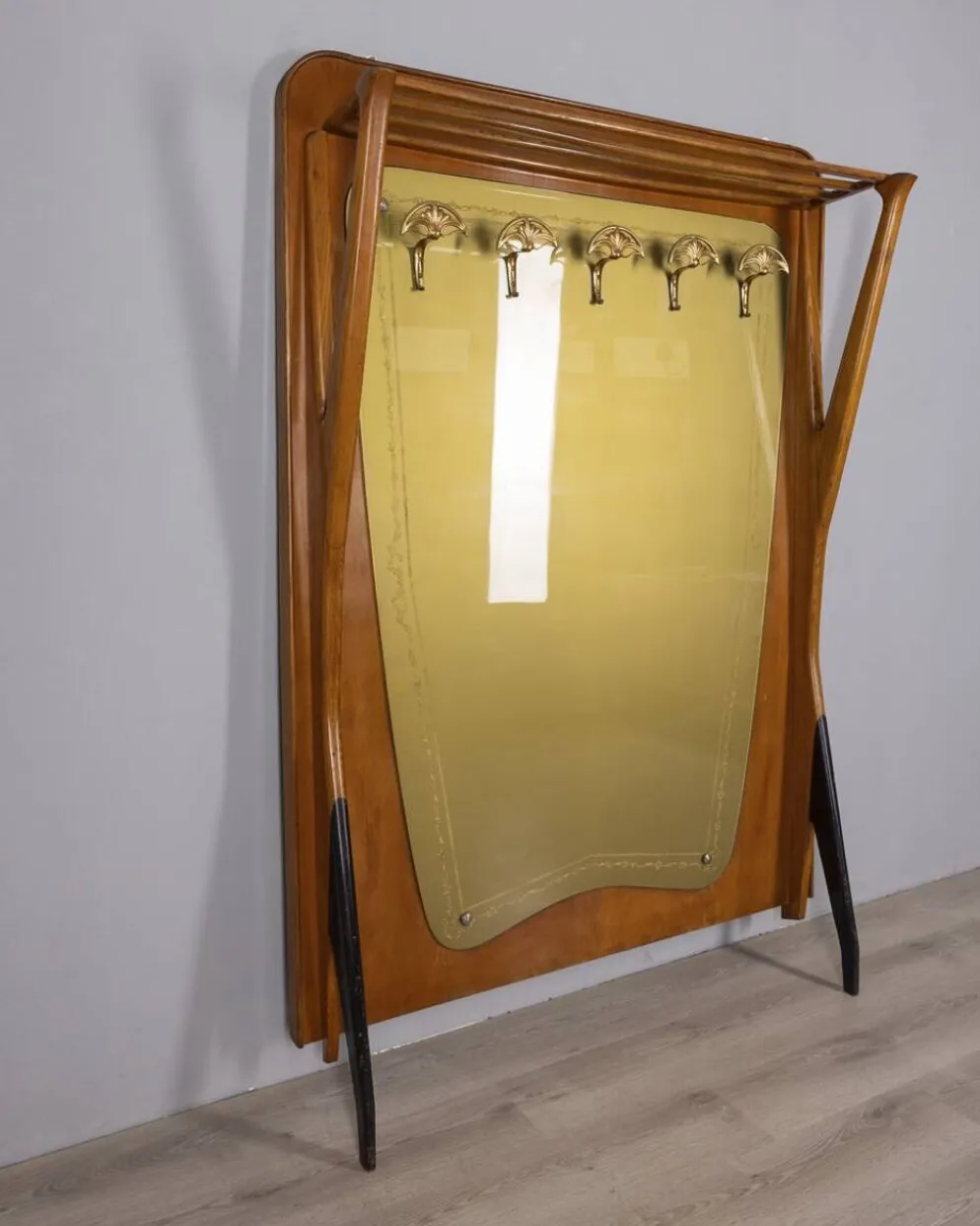 Porte-manteau en bois et verre décoré, Italie années 1950