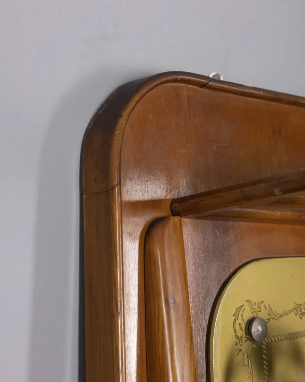 Porte-manteau en bois et verre décoré, Italie années 1950