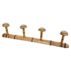 Porte-manteau en bois tourné