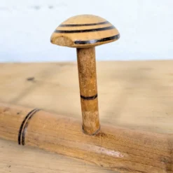 Porte-manteau en bois tourné