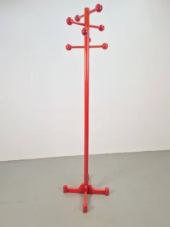 Porte-manteau en hêtre teinté rouge postmoderne avec boules, Italie, années 1970