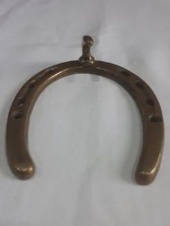 Porte manteau en laiton en forme de fer à cheval