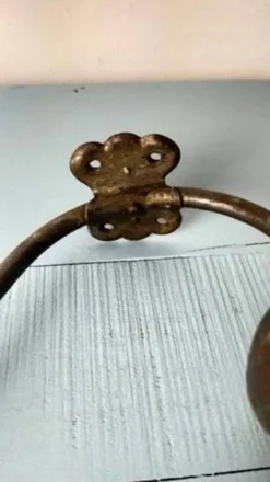 Porte-manteau en métal