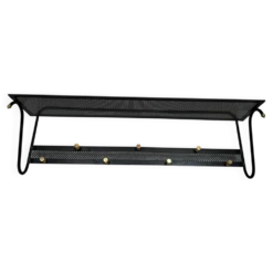 Porte-manteau en métal laqué noir, tôle perforée et laiton dans le goût de Mathieu Matégot