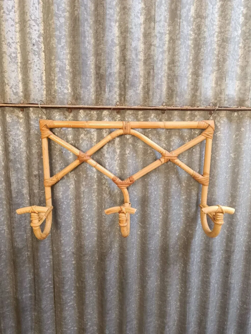 Porte manteau en osier rotin vintage