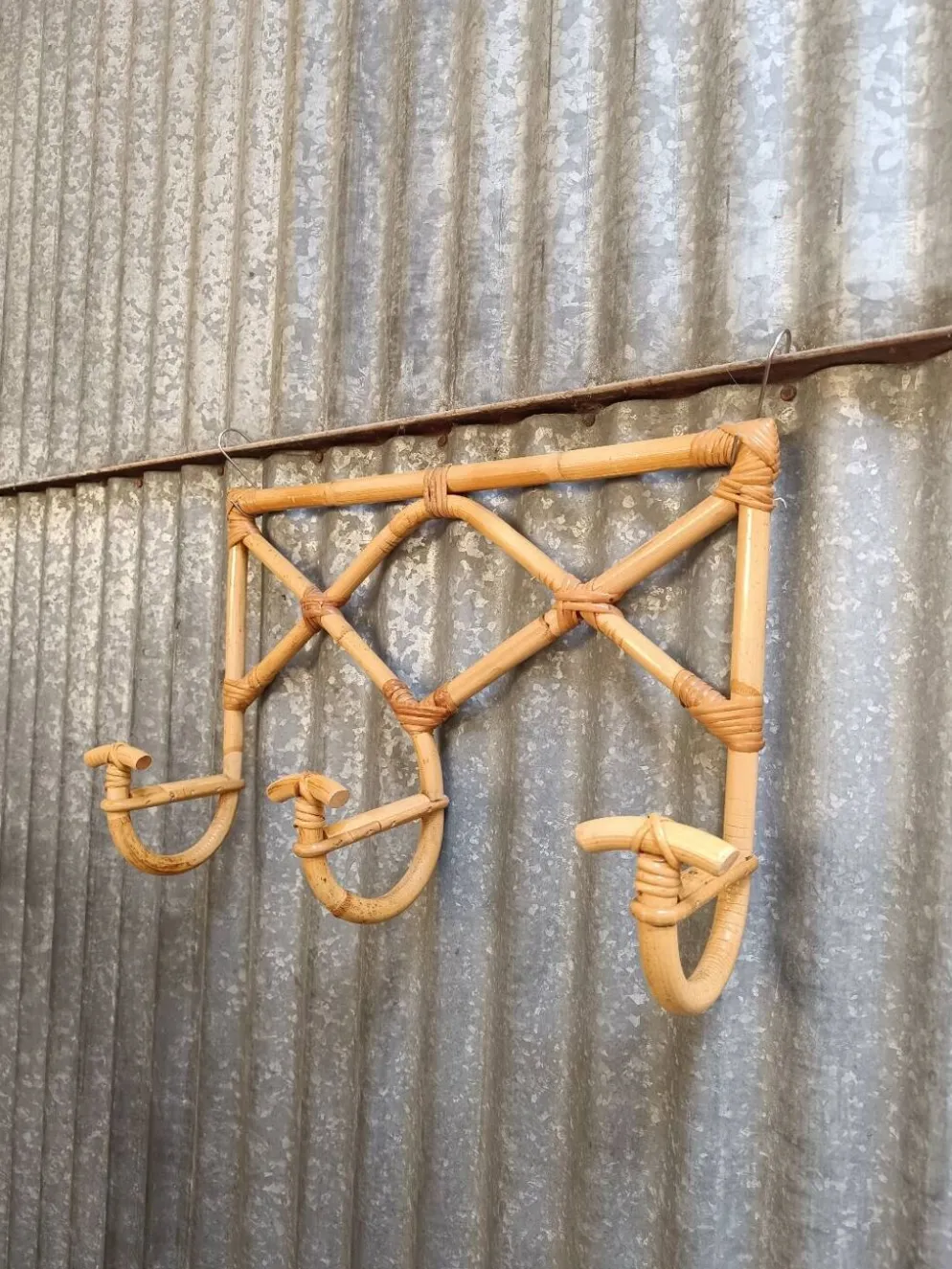 Porte manteau en osier rotin vintage