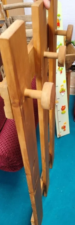 Porte manteau en pin années 70