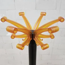 Porte-manteau en plastique orange de style italien des années spatiales vintage