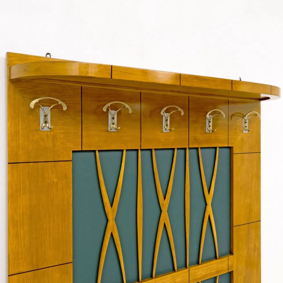 Porte-manteau en érable Art Déco italien dans le style de Paolo Buffa des années 1950