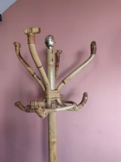 Porte manteau en rotin