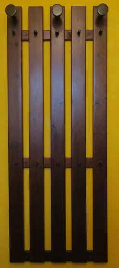 Porte-manteau et porte-chapeaux mural des années 1960, style milieu de siècle.
