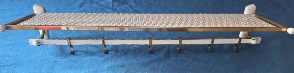 Porte-manteau et porte-chapeaux en laiton et métal perforé, années 1960