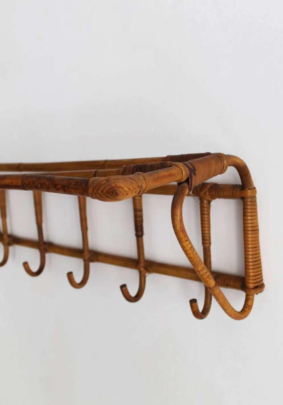 Porte-manteau et porte-chapeaux en rotin tchèque des années 1960, ÚLUV