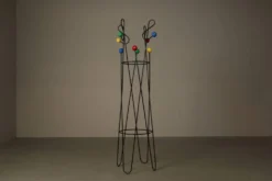Porte-manteau et porte-chapeau autoportants dans le style de Roger Féraud