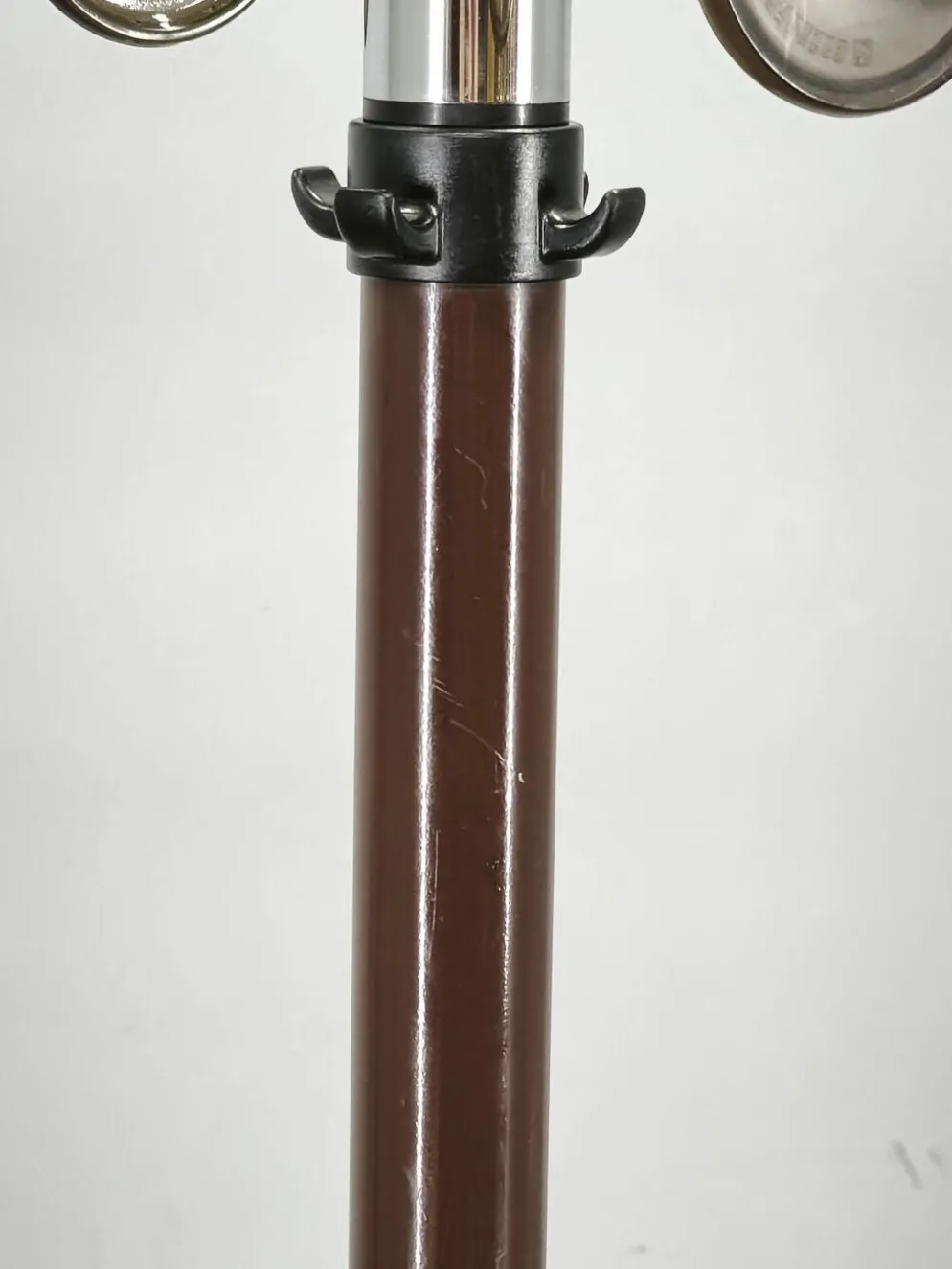 Porte-manteau et porte-parapluie en chrome de l'ère spatiale italienne des années 1970 par Cazzaro