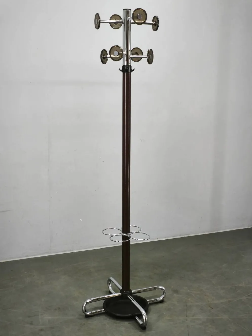 Porte-manteau et porte-parapluie en chrome de l'ère spatiale italienne des années 1970 par Cazzaro