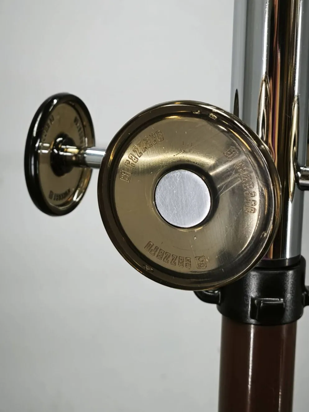 Porte-manteau et porte-parapluie en chrome de l'ère spatiale italienne des années 1970 par Cazzaro