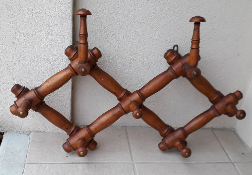 Portemanteau extensible en bois