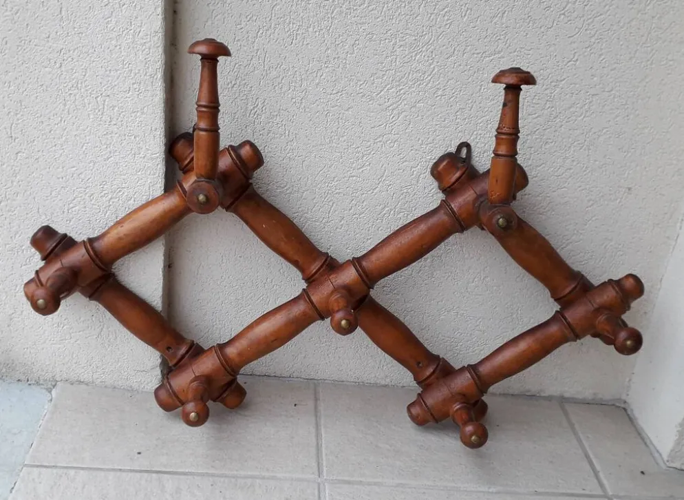 Portemanteau extensible en bois